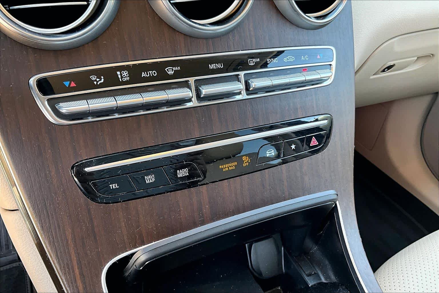 Used 2022 Mojave Silver Metallic Mercedes-Benz GLC 300 image 29