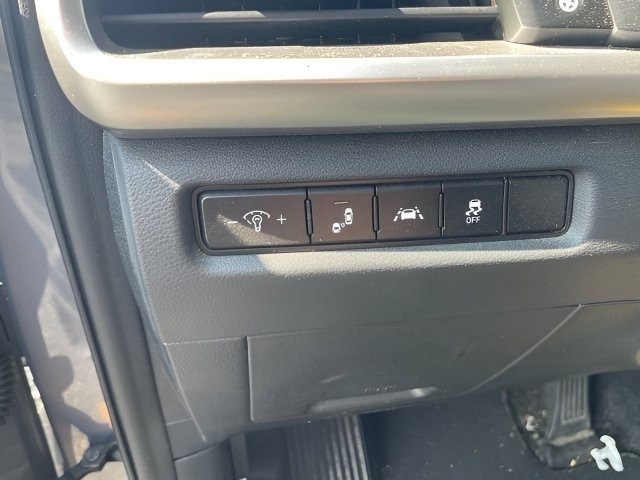 Used 2020 Everlasting Silver Kia LX image 13