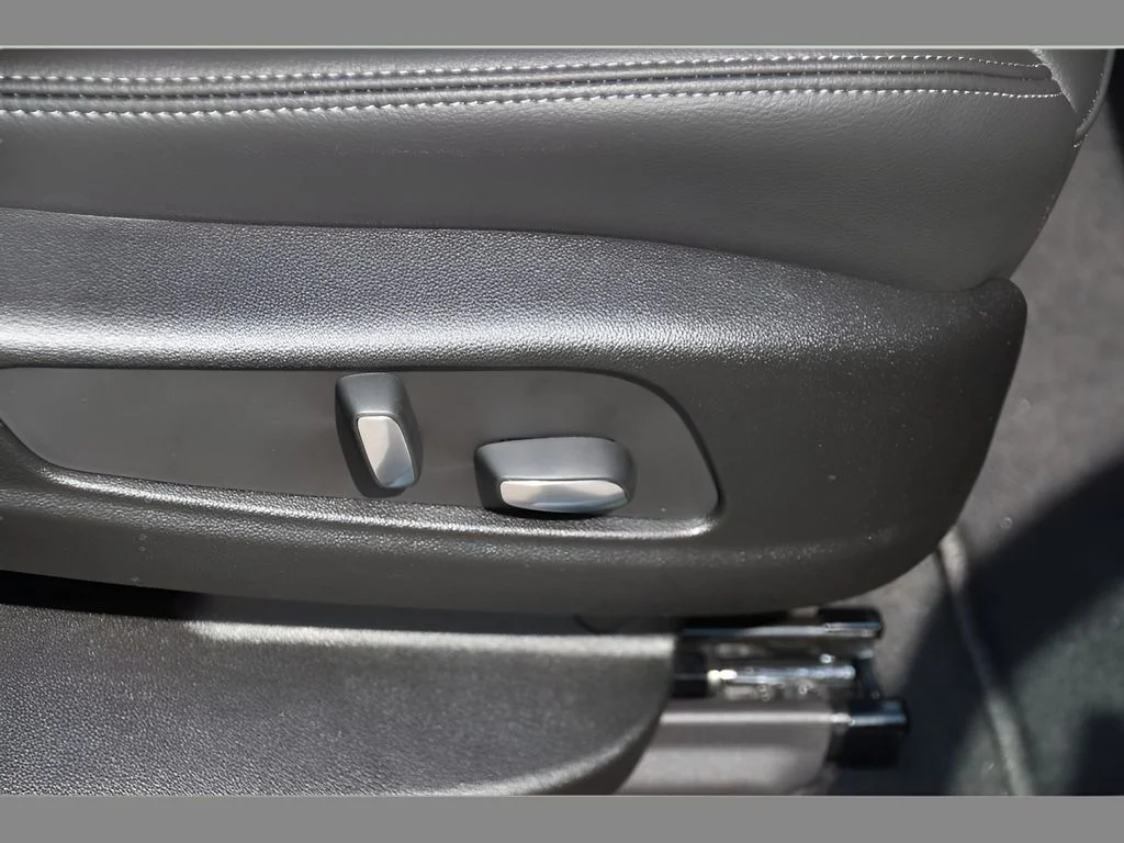 2025 Cadillac XT6 Luxury - Photo 30