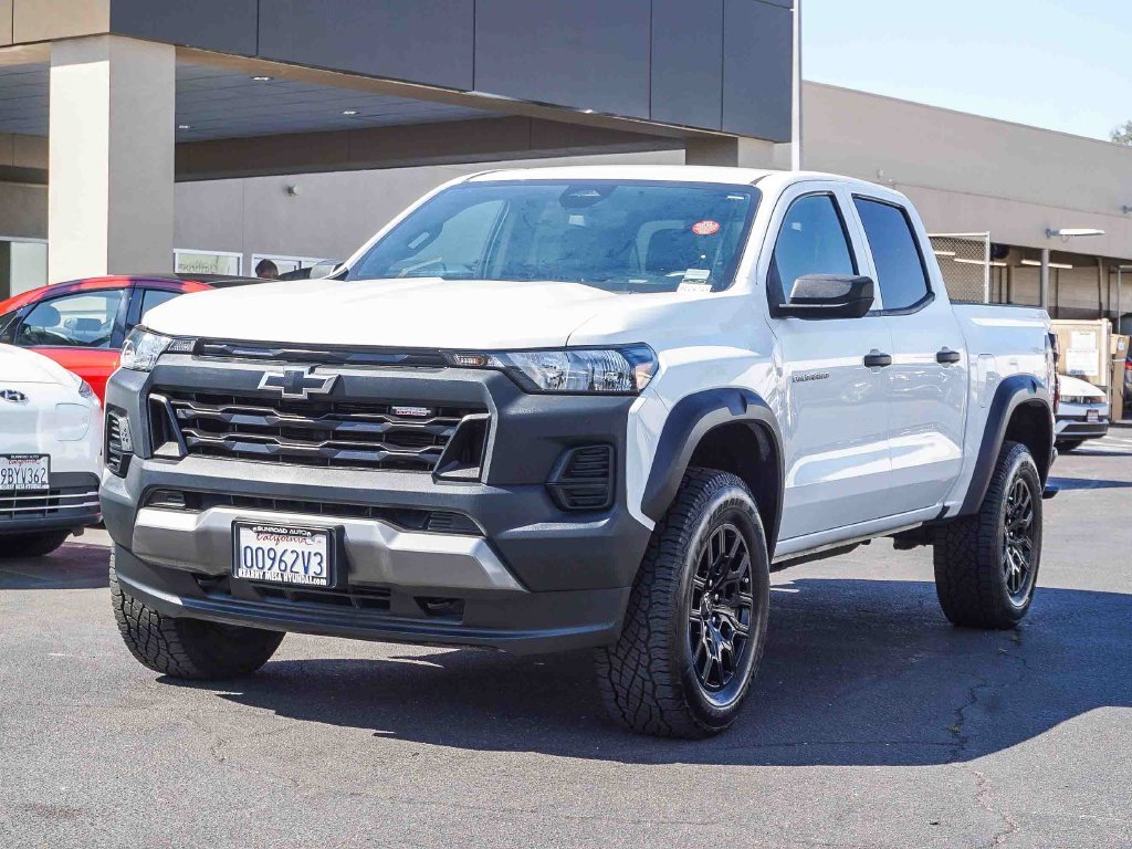 Used 2023 White Chevrolet Trail Boss image 3