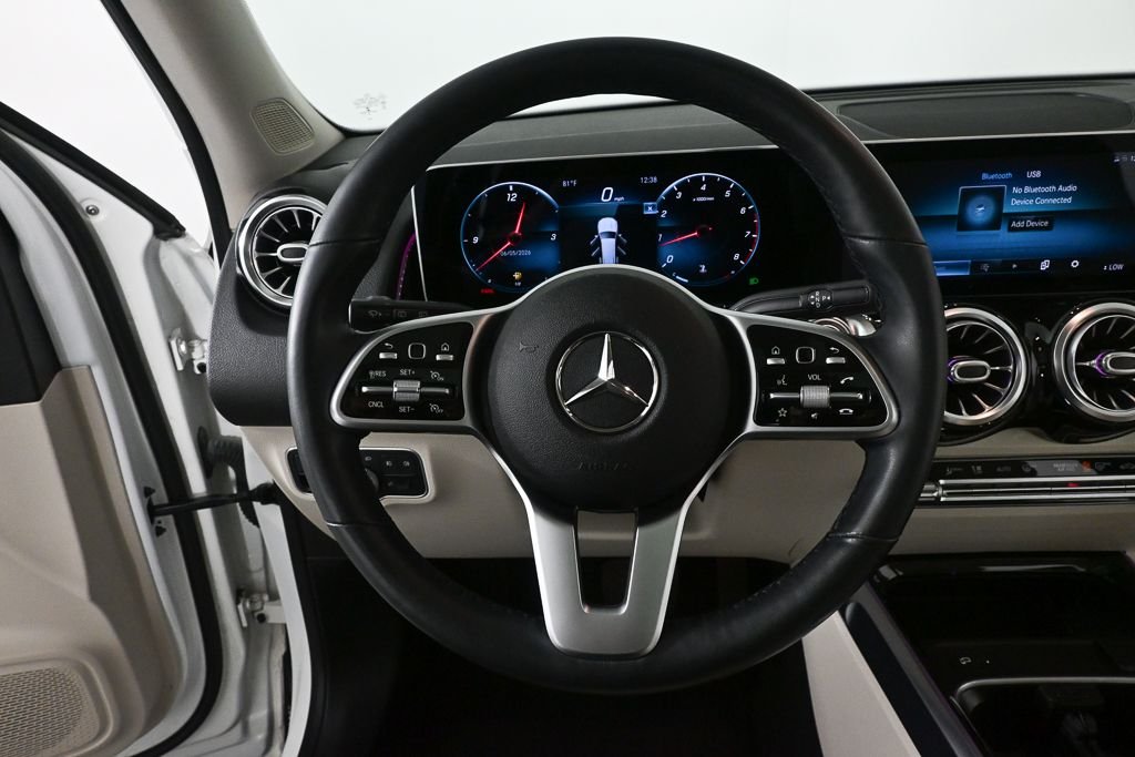 Used 2021  Mercedes-Benz GLB 250 image 2