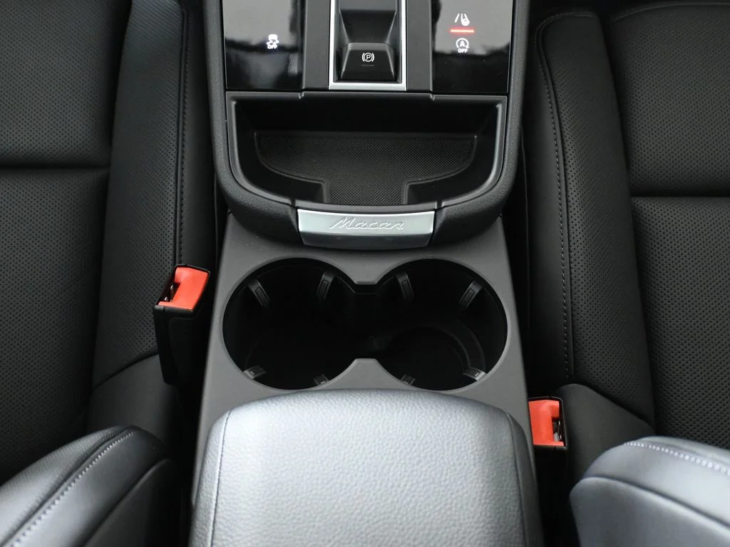 2026 Porsche Macan T - Photo 27