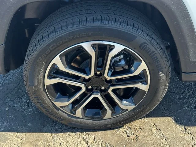 Certified Used 2023 White Jeep Limited image 12