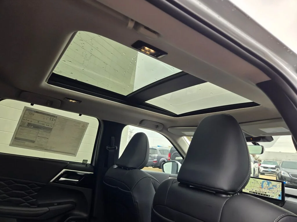 2026 Mitsubishi Outlander SEL - Photo 9