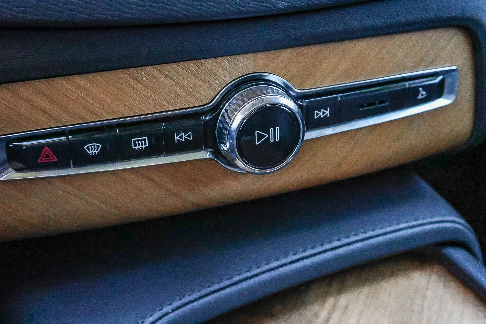 2023 Volvo XC90 Plus - Photo 33
