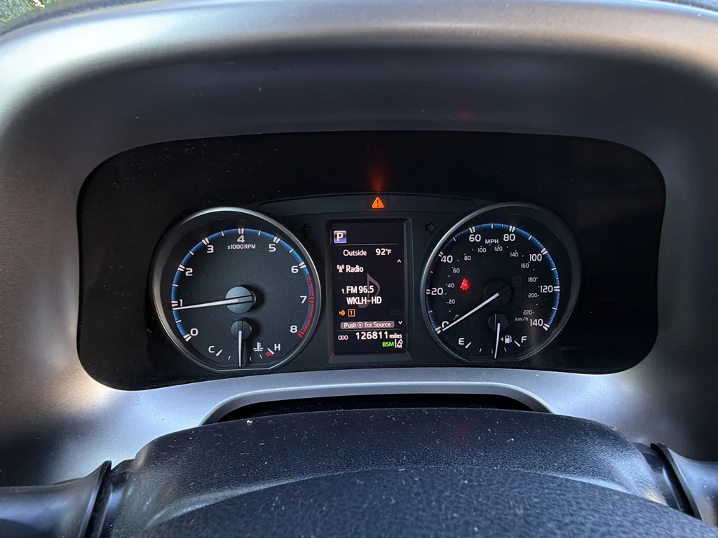 Used 2018 Gray Toyota XLE image 12