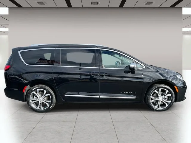 New 2026 Diamond Black Crystal Pearl-Coat Exterior Paint Chrysler Pinnacle image 2