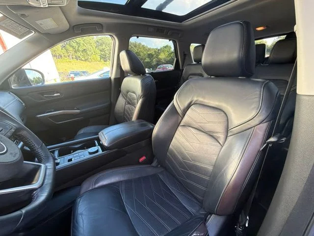Used 2022 Gray Nissan Platinum image 24