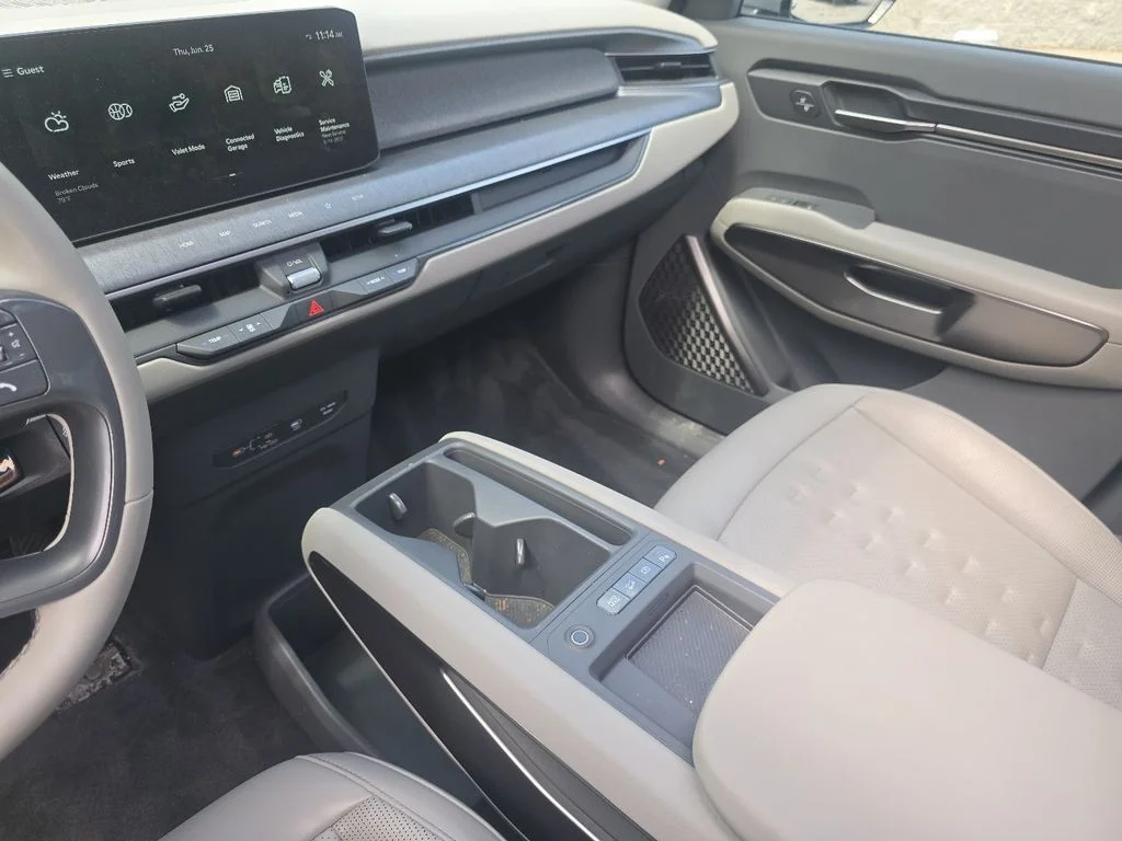 Used 2024 Green Kia Wind image 30