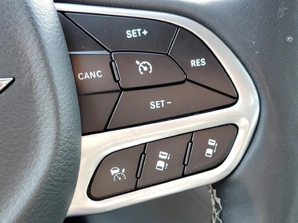 Used 2022 Black Chrysler Touring L image 15
