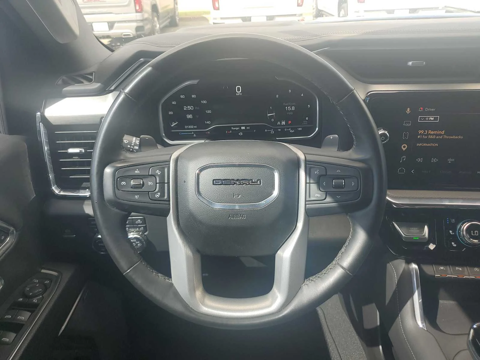 Used 2023 ONYX BLACK GMC Denali image 17