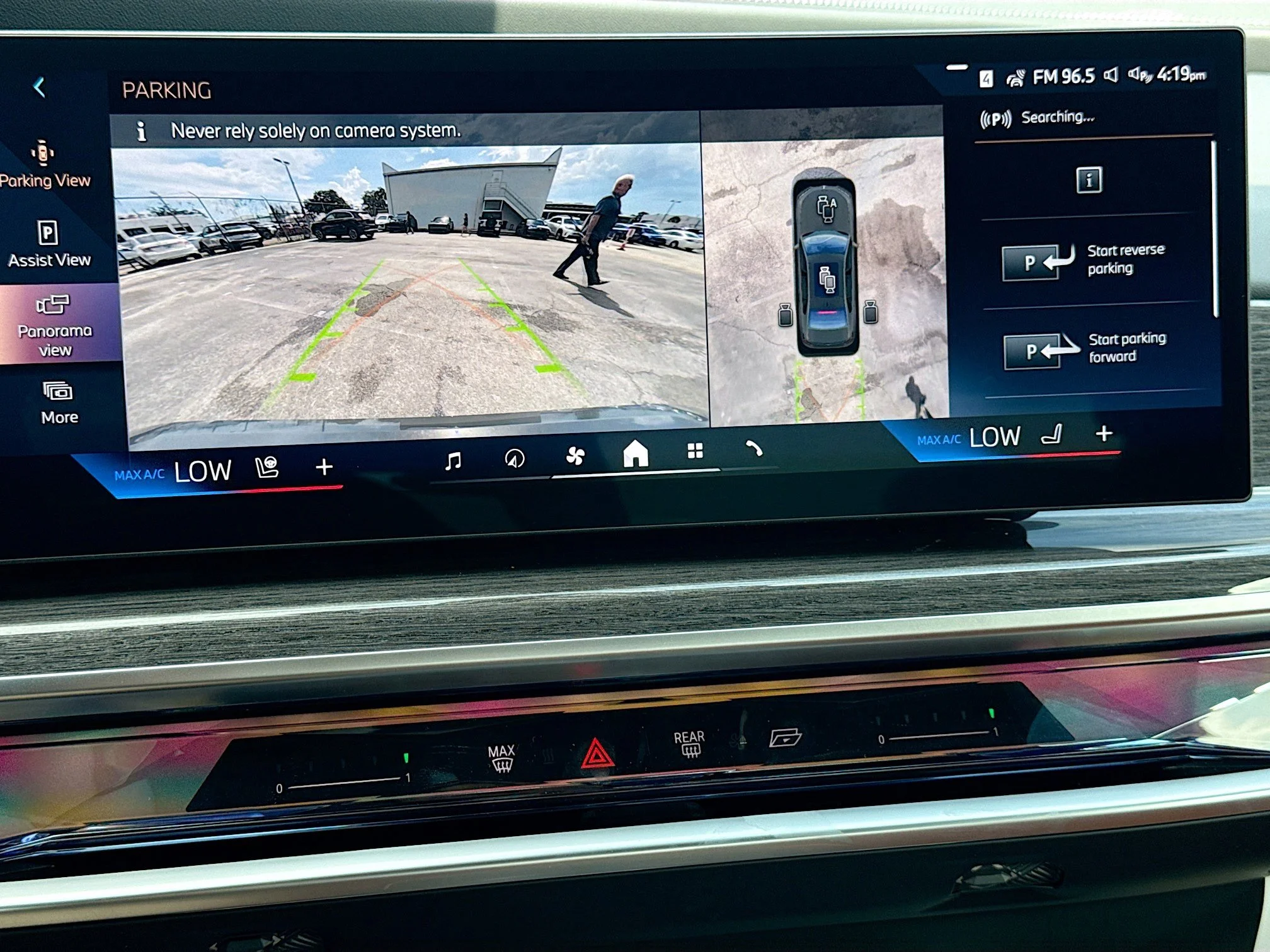 New 2026 Dravit Grey Metallic BMW 750e xDrive image 33