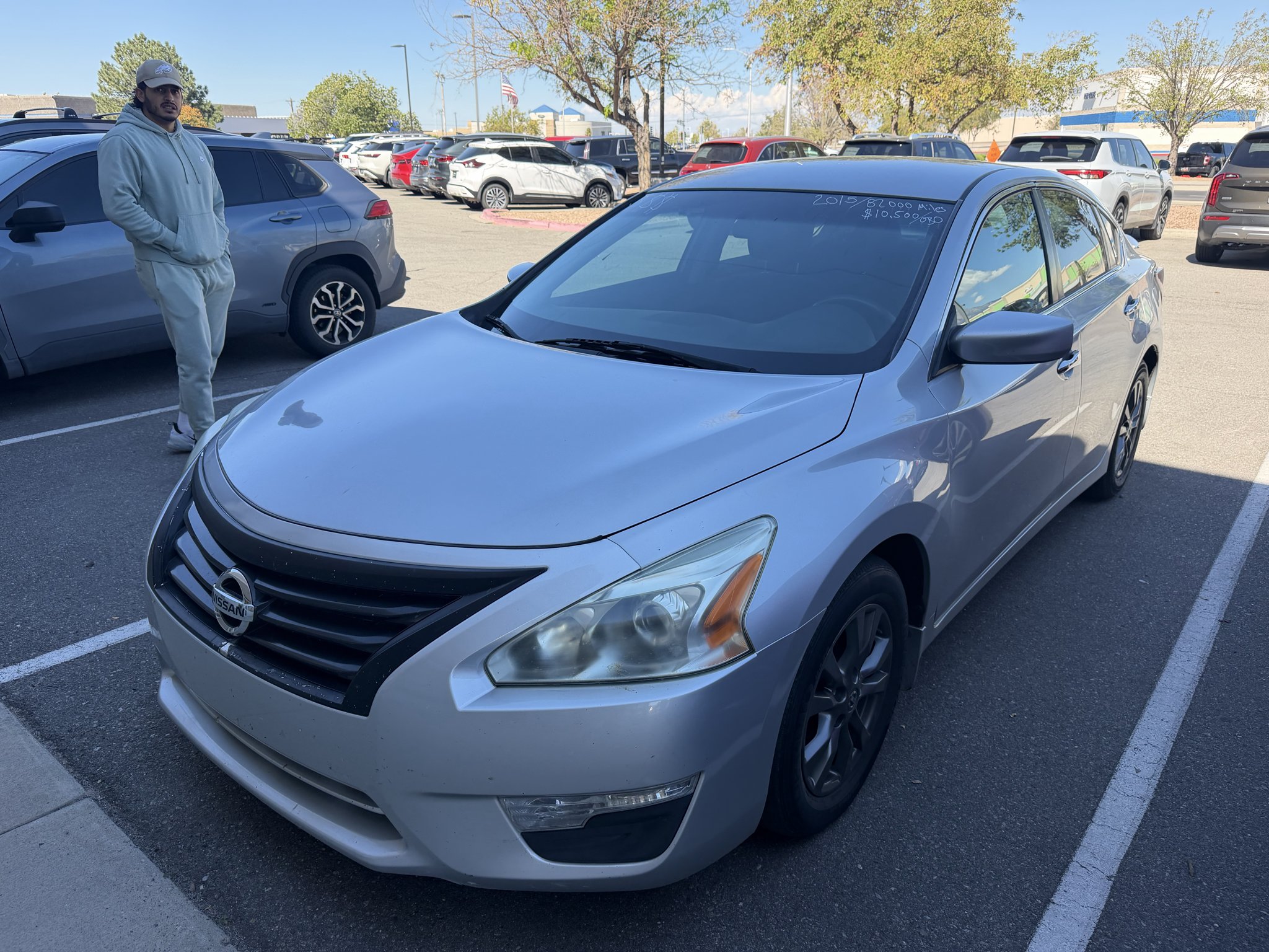 Used 2015 Brilliant Silver Nissan 2.5 S image 2