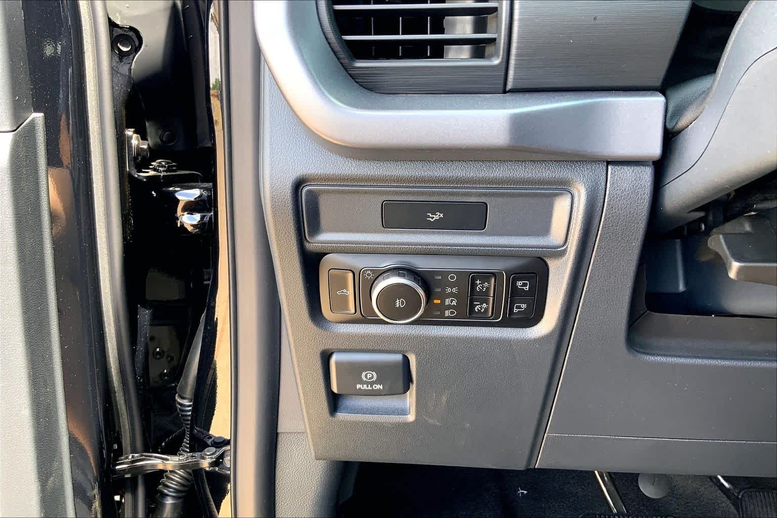 New 2026 Agate Black Metallic Ford XLT image 20