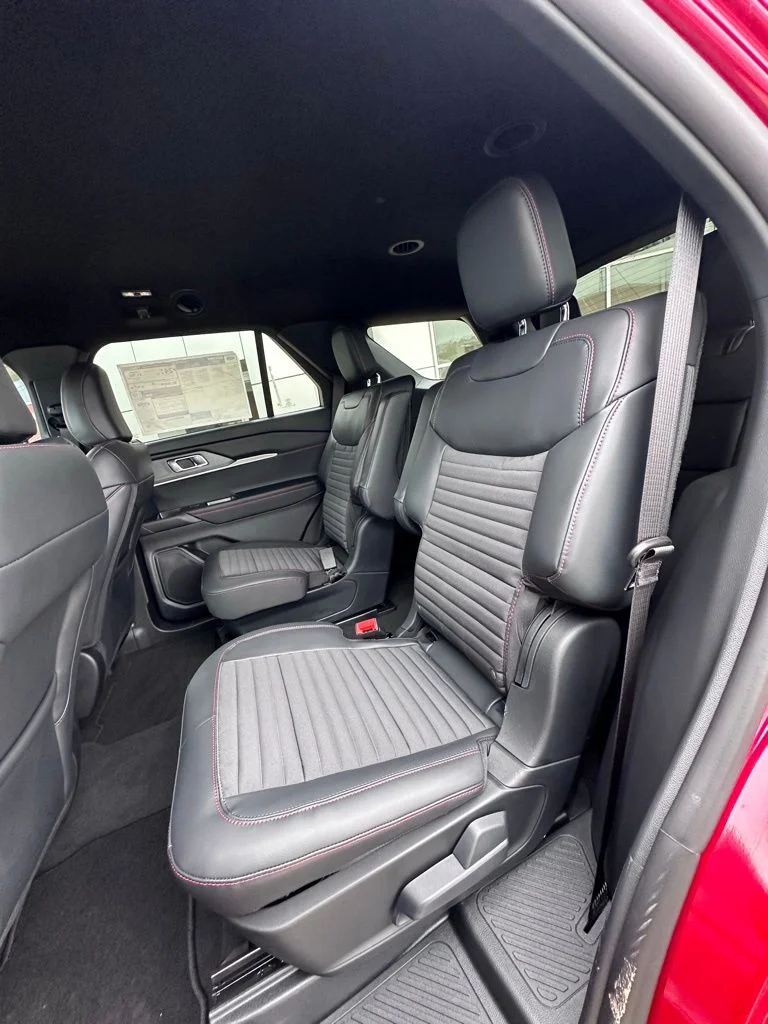 2026 Ford Explorer ST-Line - Photo 25