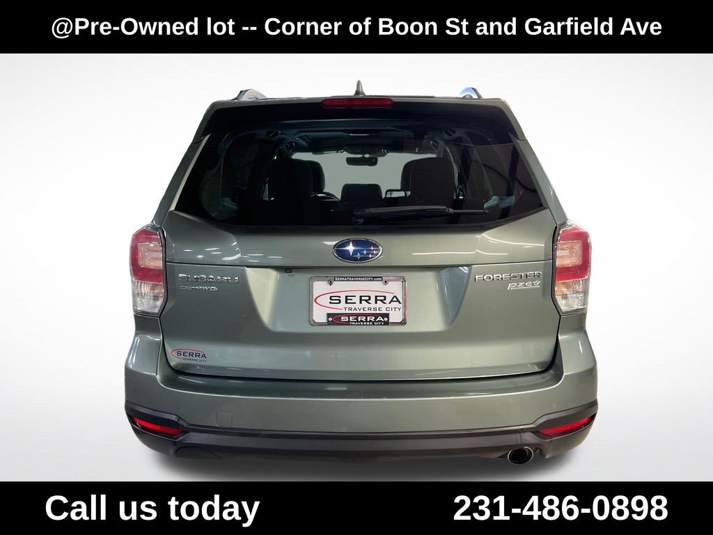 Used 2017 Green Subaru 2.5i Touring image 4