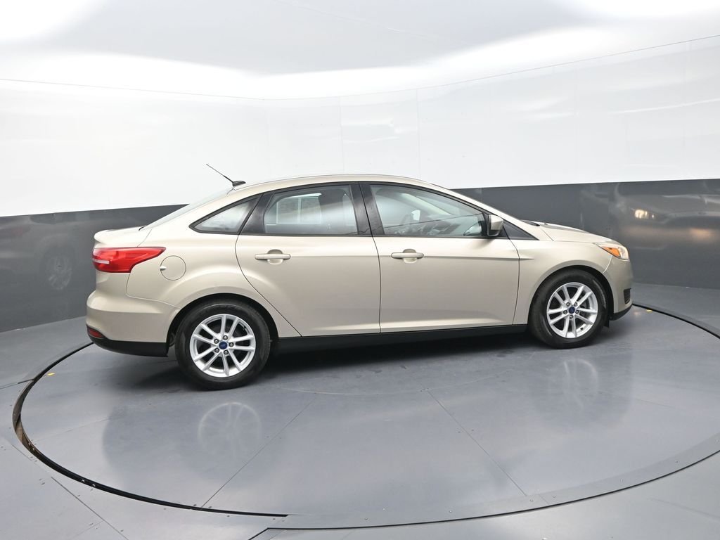 Used 2018 Gold Ford SE image 12