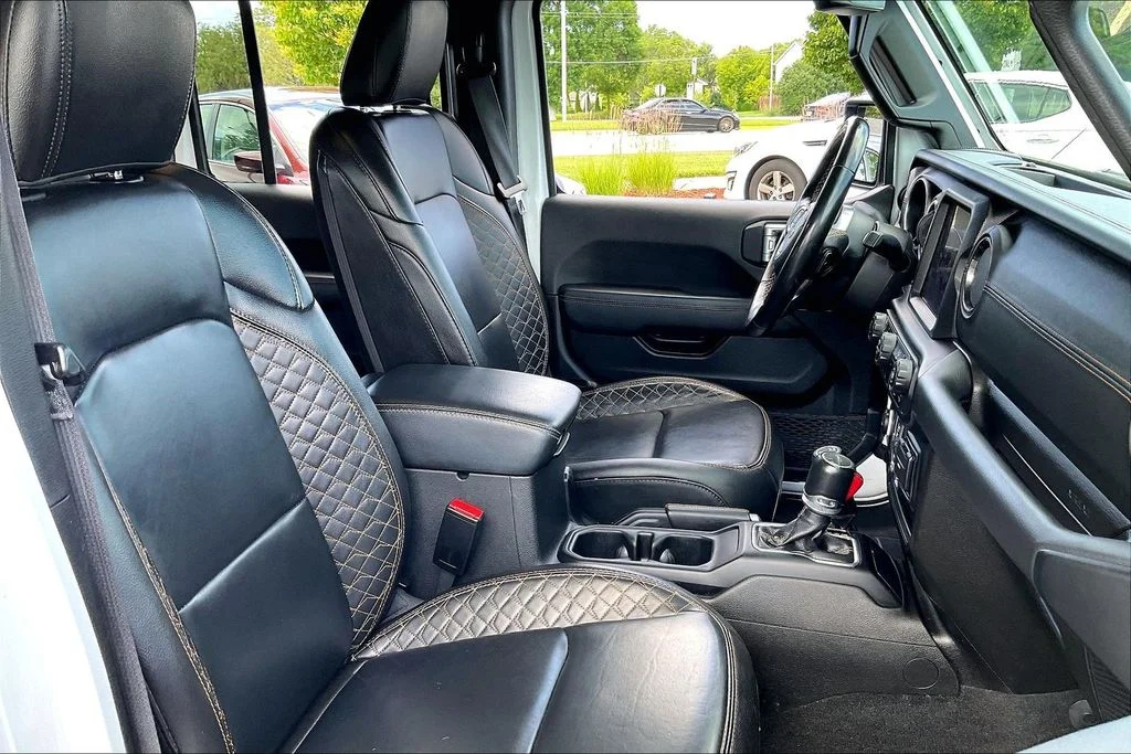 Used 2023 White Jeep High Altitude image 7
