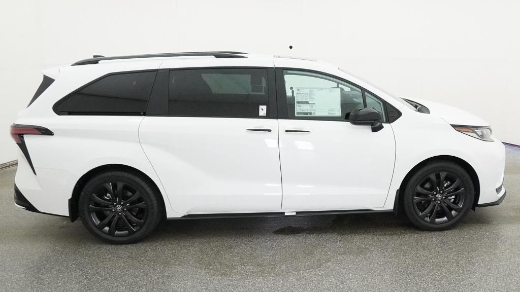 New 2026 Ice Cap Toyota  XSE image 64