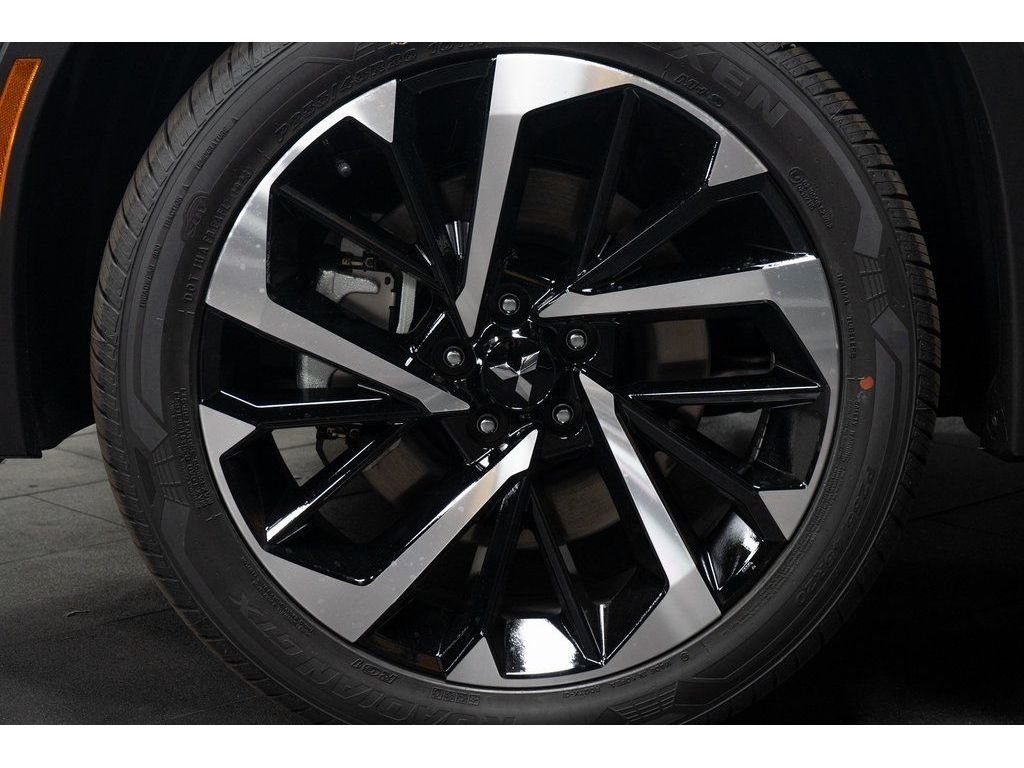 2025 Mitsubishi Outlander Plug-in Hybrid SE - Photo 11
