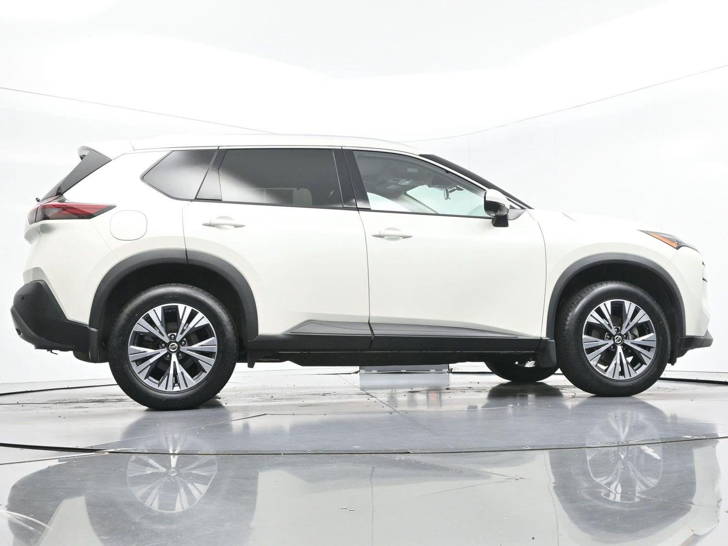 Used 2021 Pearl White Tricoat Nissan SV image 52