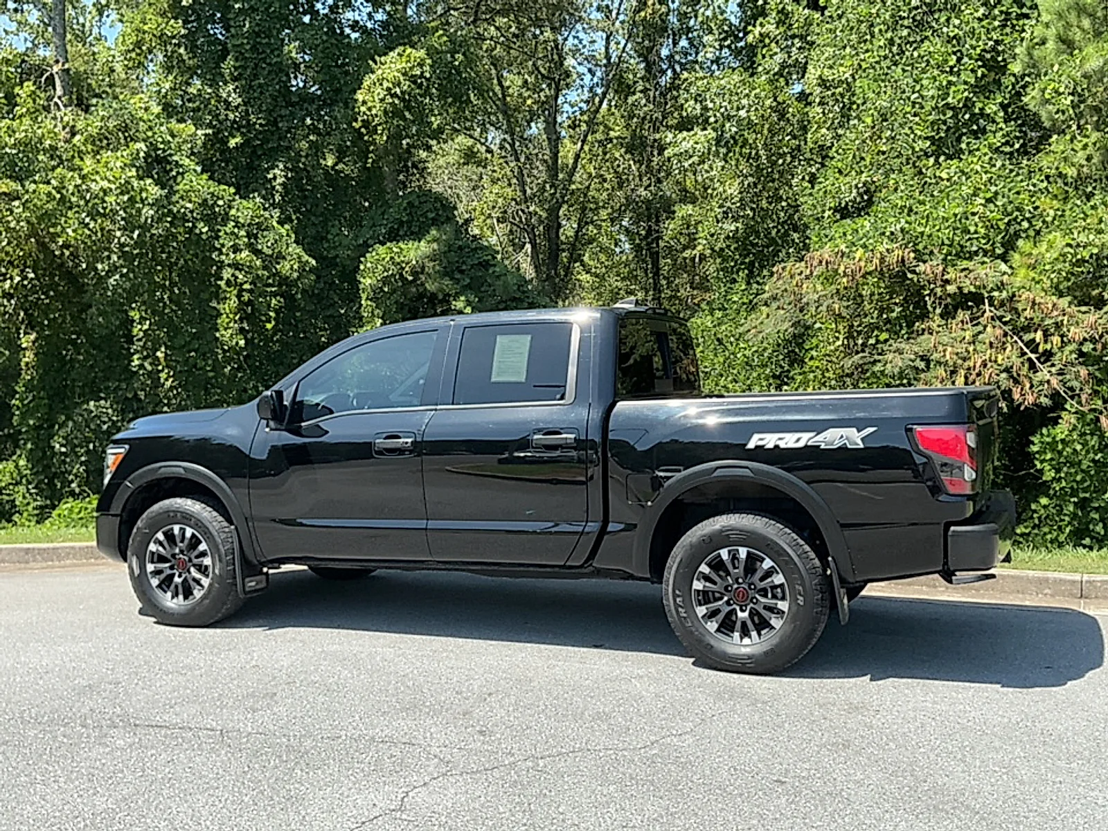 Used 2023  Nissan Crew Cab PRO-4X 4x4 image 3