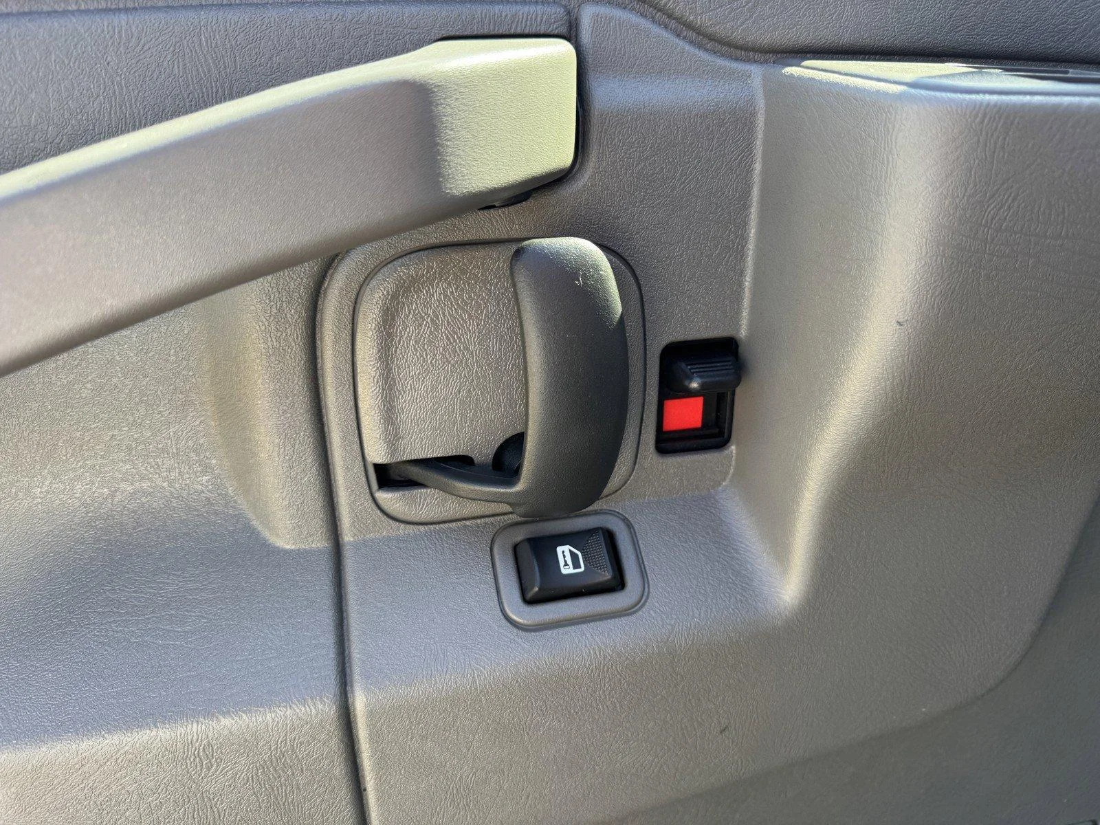 Used 2025 Summit White GMC Work Van image 19
