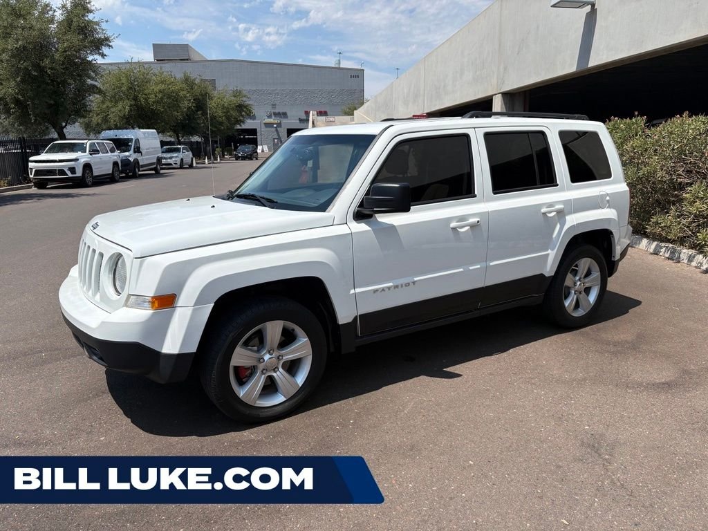 Used 2016 White Jeep Latitude image 1