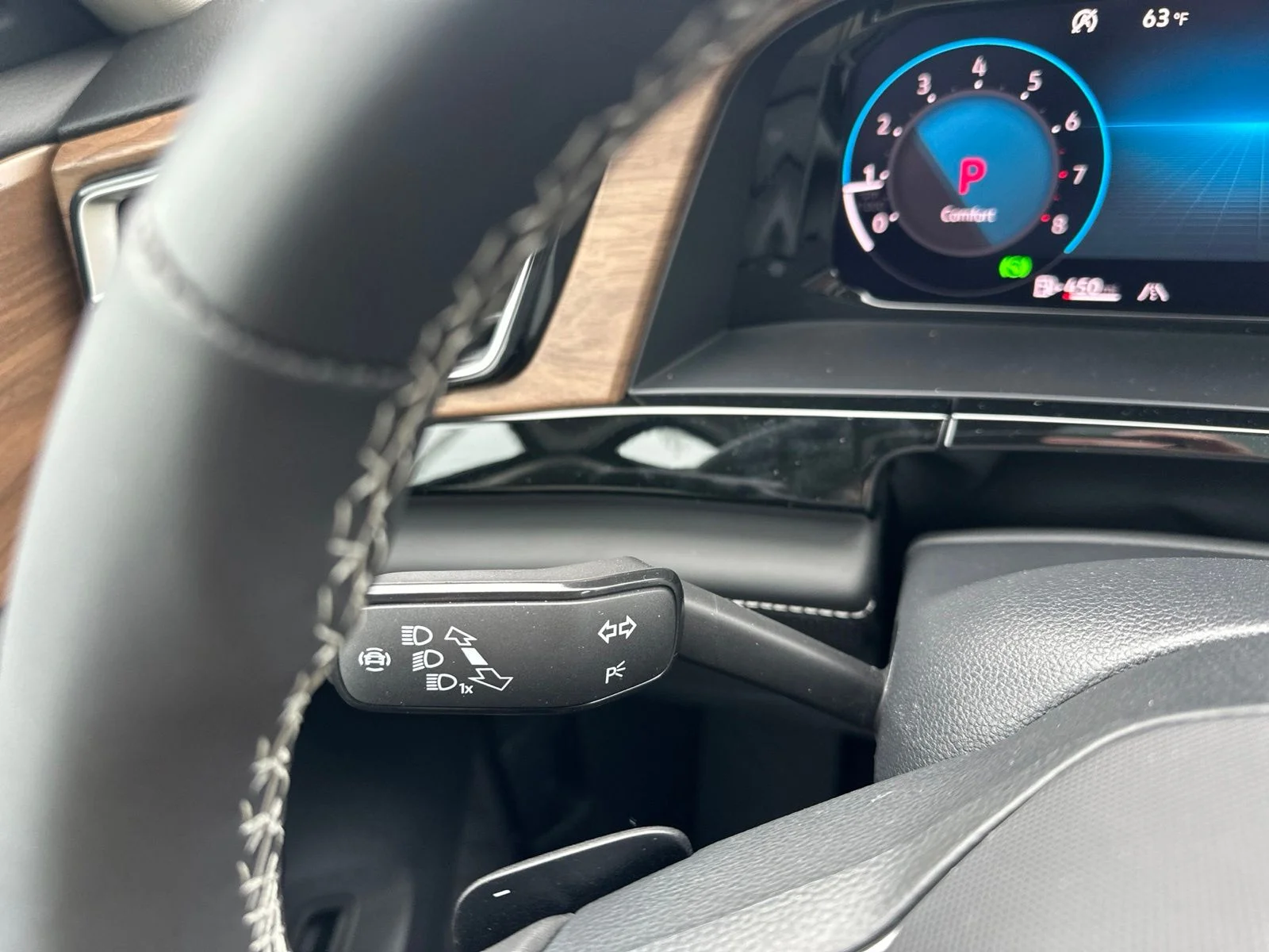 New 2026 Black Volkswagen 2.0T SE w/Technology image 47