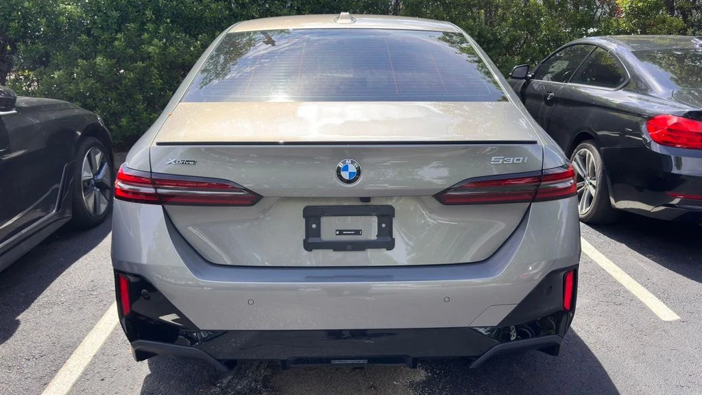 Used 2024 Oxide Gray Metallic BMW 530i xDrive image 9