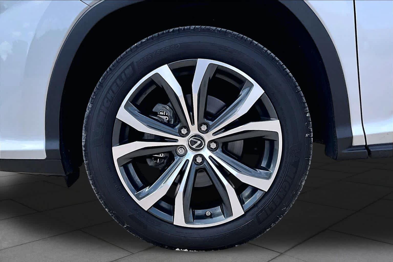 Used 2019 Silver Lining Metallic Lexus  image 9