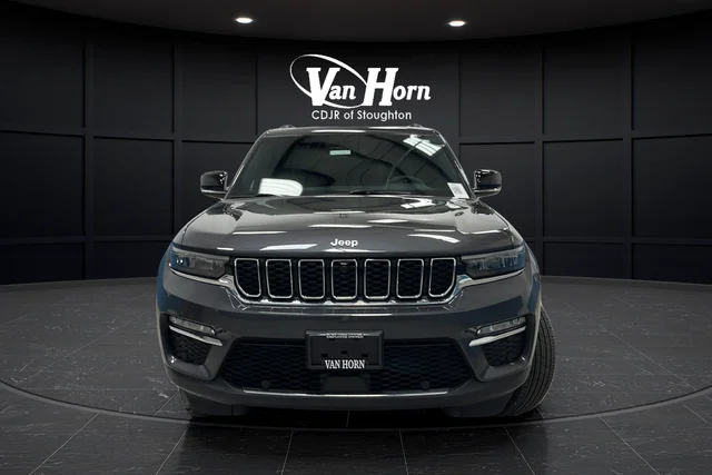 Used 2025 Gray Metallic Jeep Limited image 2