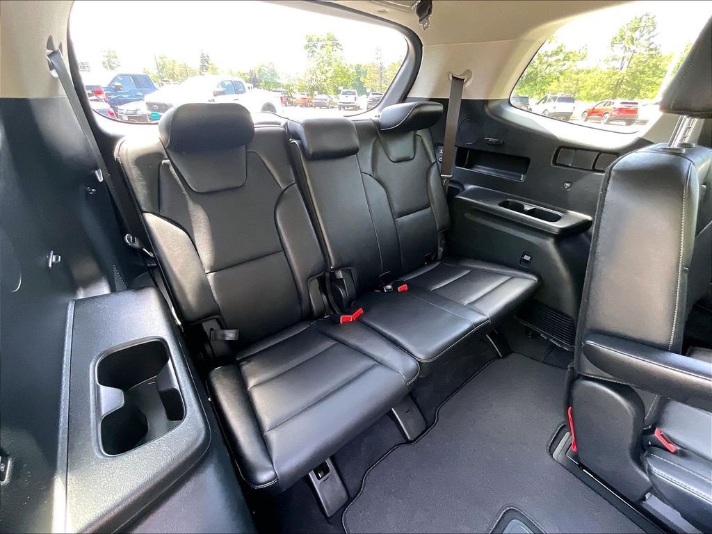 Used 2022 Purple Kia EX image 17