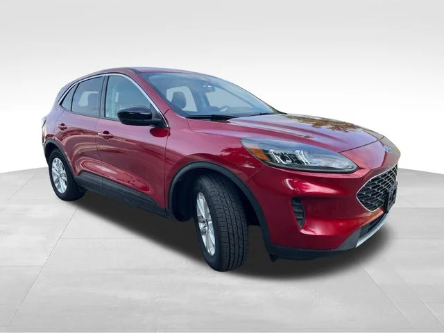 Used 2022 Red Ford SE image 8