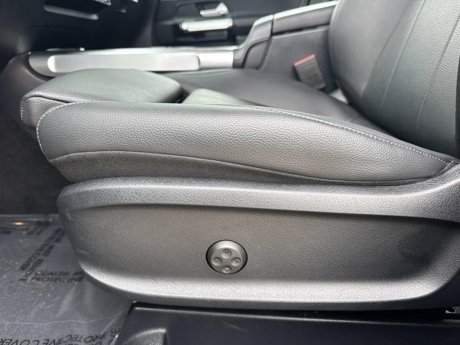 Certified Used 2025 Black Mercedes-Benz GLB 250 image 16