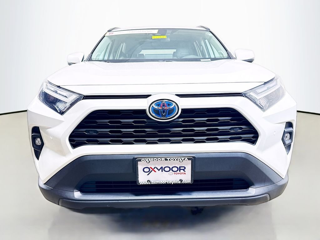 Used 2024 Wind Chill Pearl Toyota Hybrid XLE Premium image 2
