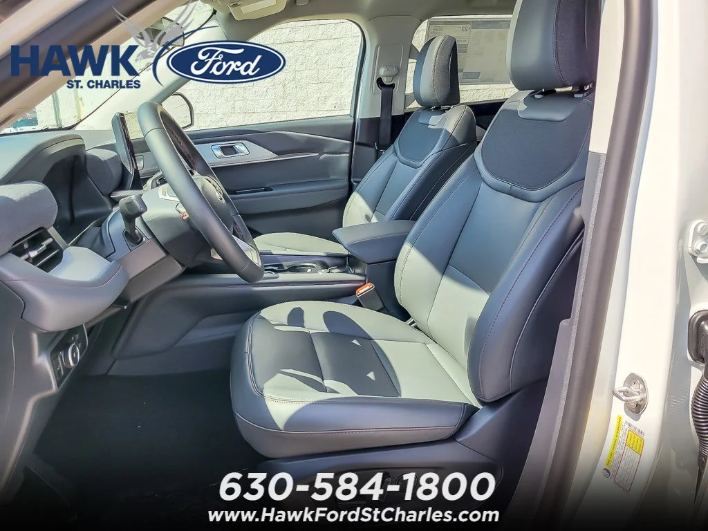 New 2026 Star White Metallic Tri-Coat Ford Active image 7