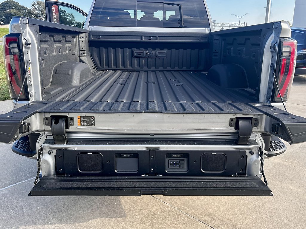Used 2026 Sterling Metallic GMC AT4 image 5