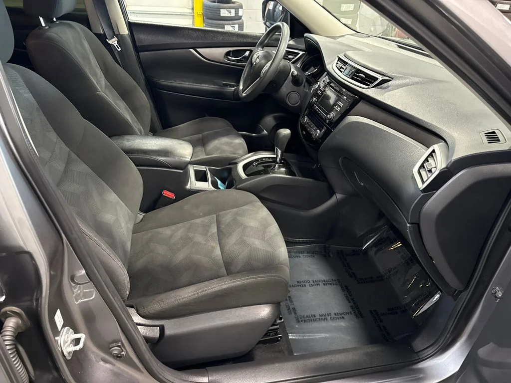 Used 2016 Gray Nissan SV image 14