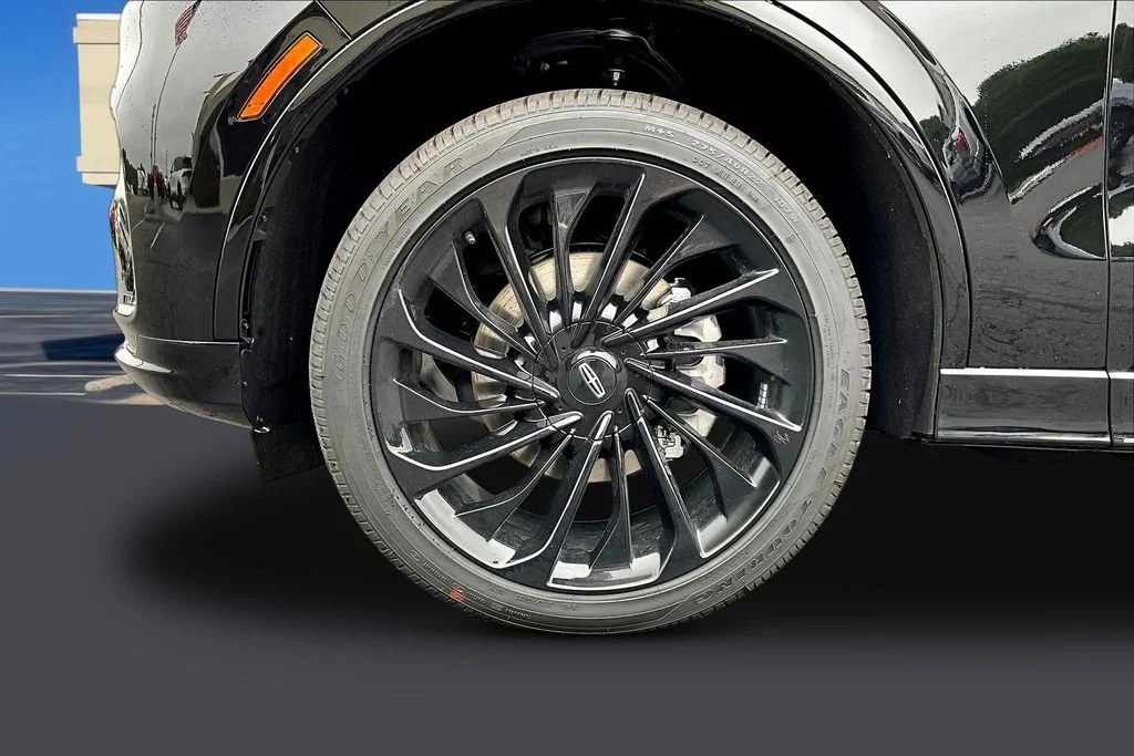New 2026 Infinite Black Metallic Clearcoat Lincoln Reserve® image 12