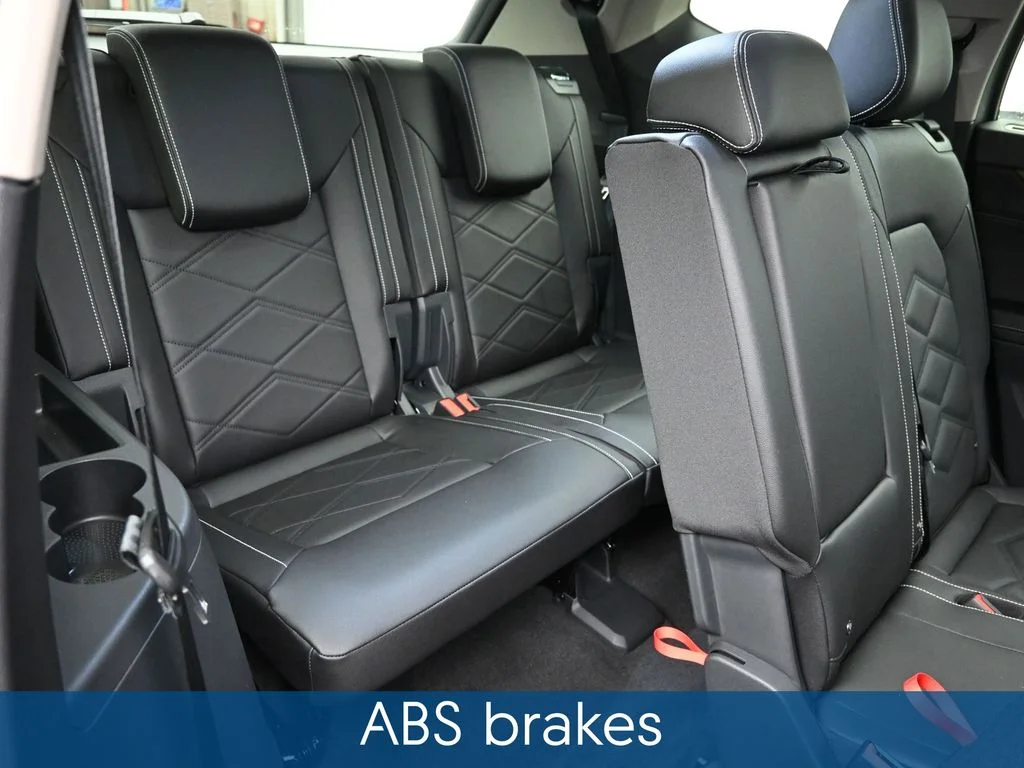 2026 Volkswagen Atlas SE w/Tech - Photo 11