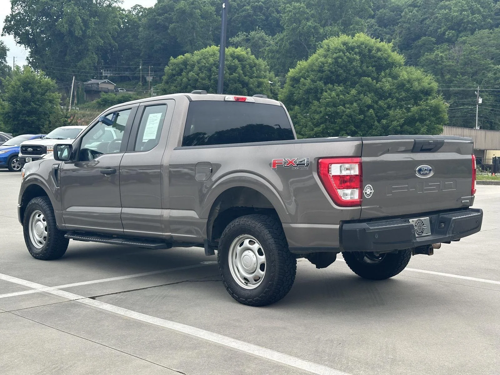 Used 2022 Stone Gray Metallic Ford XL image 5
