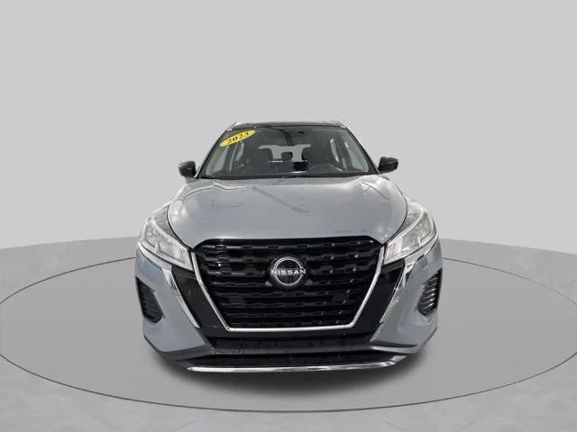 Used 2023 Gray Nissan SV image 2