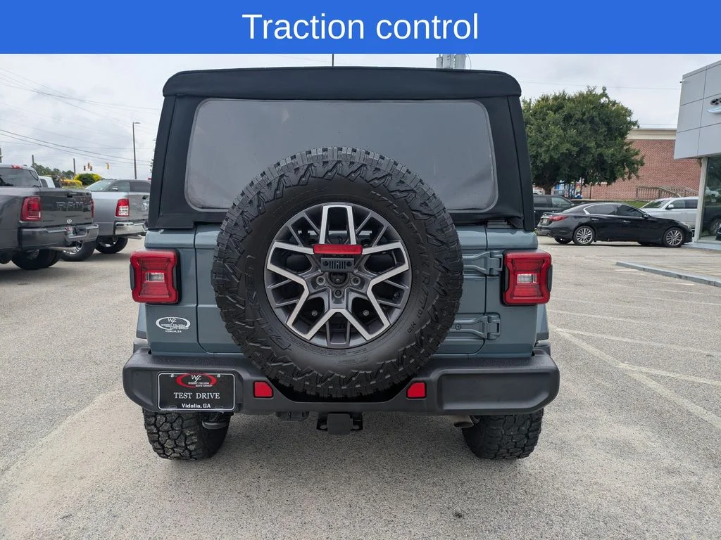 Used 2024 Gray Jeep Sahara image 5