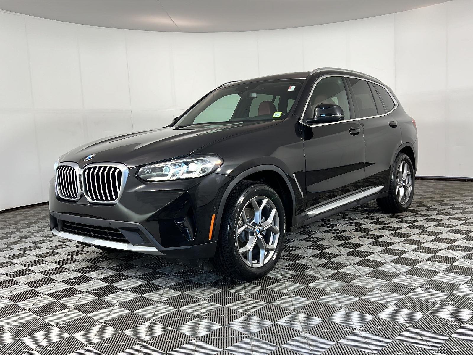 Used 2024 Black Sapphire Metallic BMW xDrive30i image 12