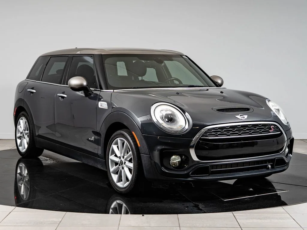 Used 2017 Gray Metallic MINI Clubman image 12