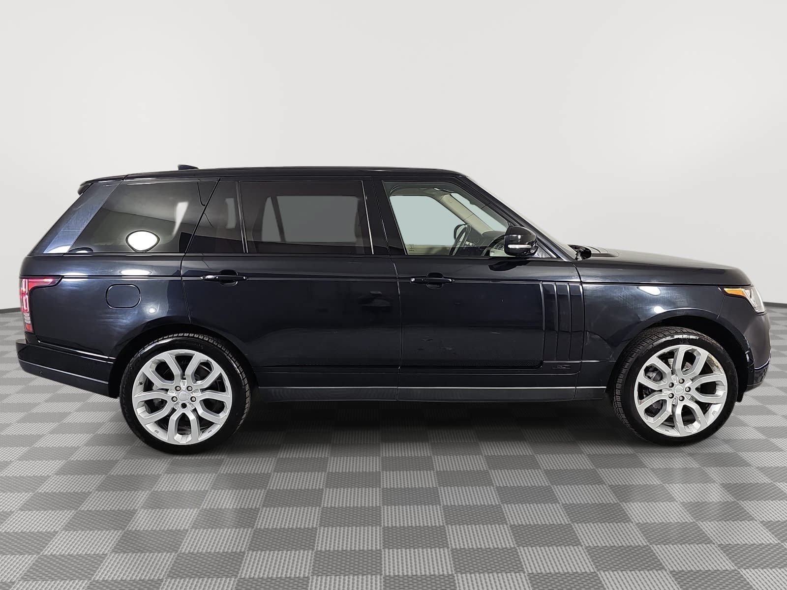 Used 2017 Black Land Rover 5.0L V8 Supercharged image 9