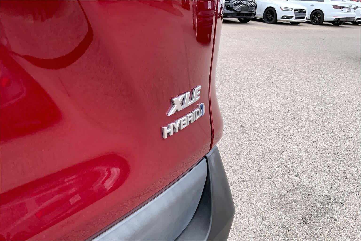 Used 2021 Ruby Flare Pearl Toyota Hybrid XLE image 10
