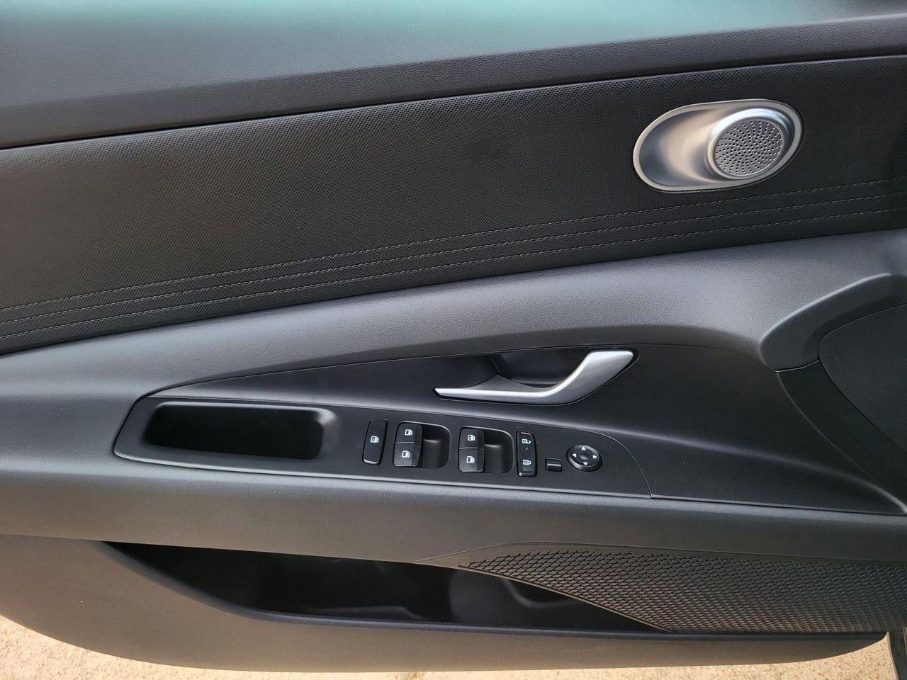New 2026 Amazon Gray Hyundai SE image 12