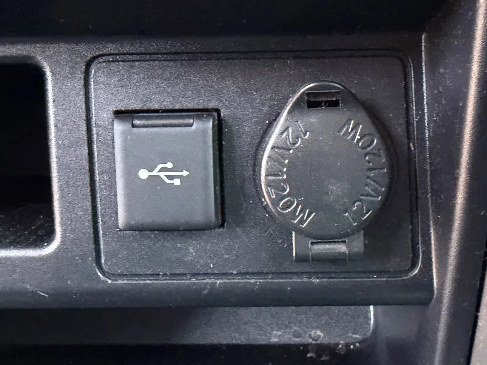 Used 2021 Classic Silver Metallic Toyota SR5 image 28